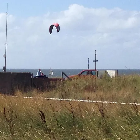 Zonnegloed Aan Zee 公寓 *